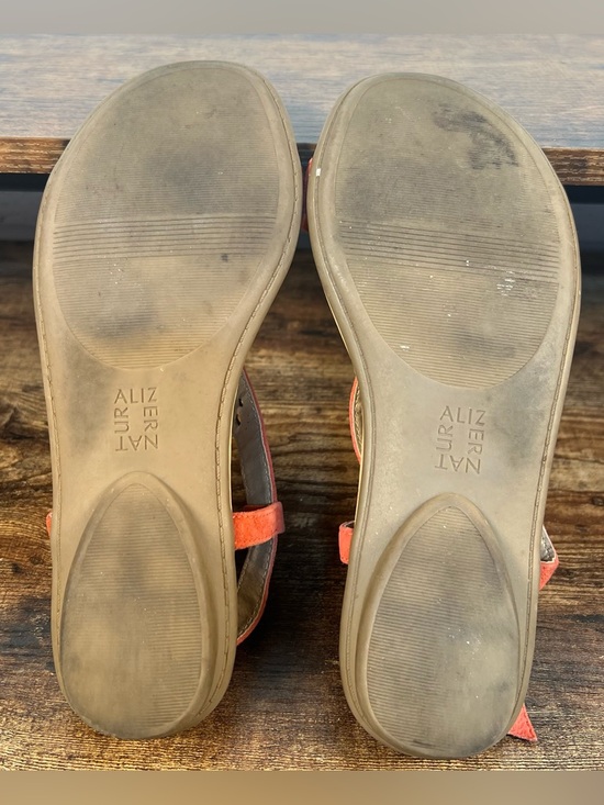 Naturalizer Sandals Leather T Strap Adjustable Hook & Loop Cutout Windham 8 - Picture 10 of 14